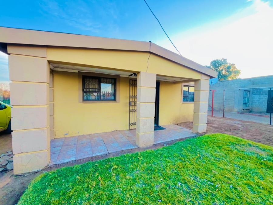 2 Bedroom Property for Sale in Bloemside 3 Free State